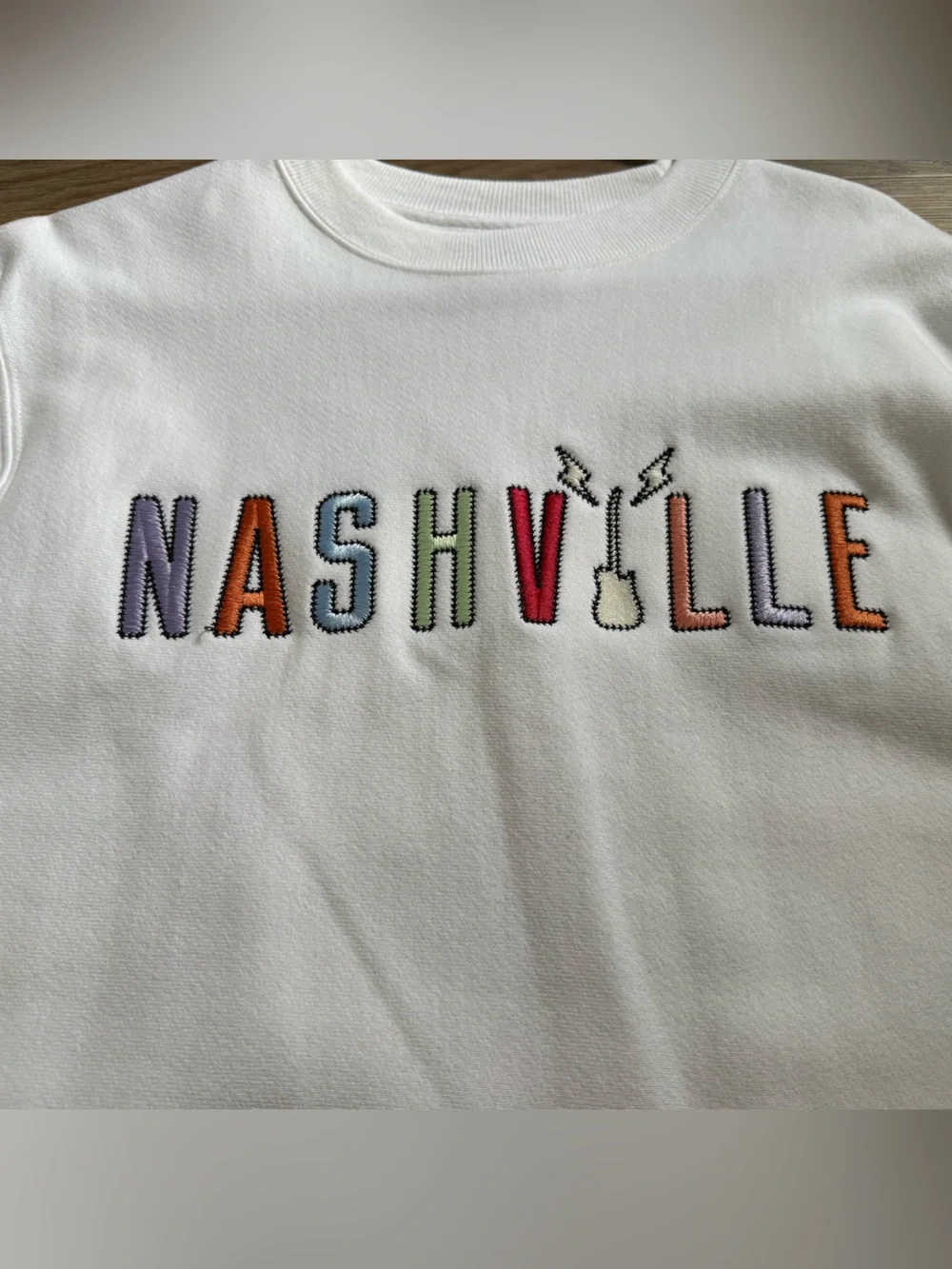NWOT Champion White Crewneck Sweatshirt with Multicolor Nashville Embroidery - Picture 2 of 6